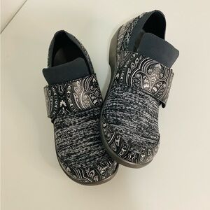 Traq by Alegria, Qwik Outta Sight , Women’s Size 9 ⚙️